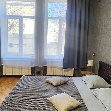 O.O.Apart.2 Tsjernivsi Buitenkant foto