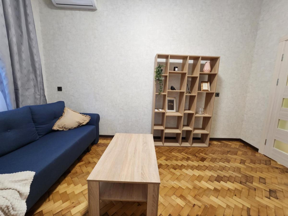 O.O.Apart.2 Tsjernivsi Buitenkant foto